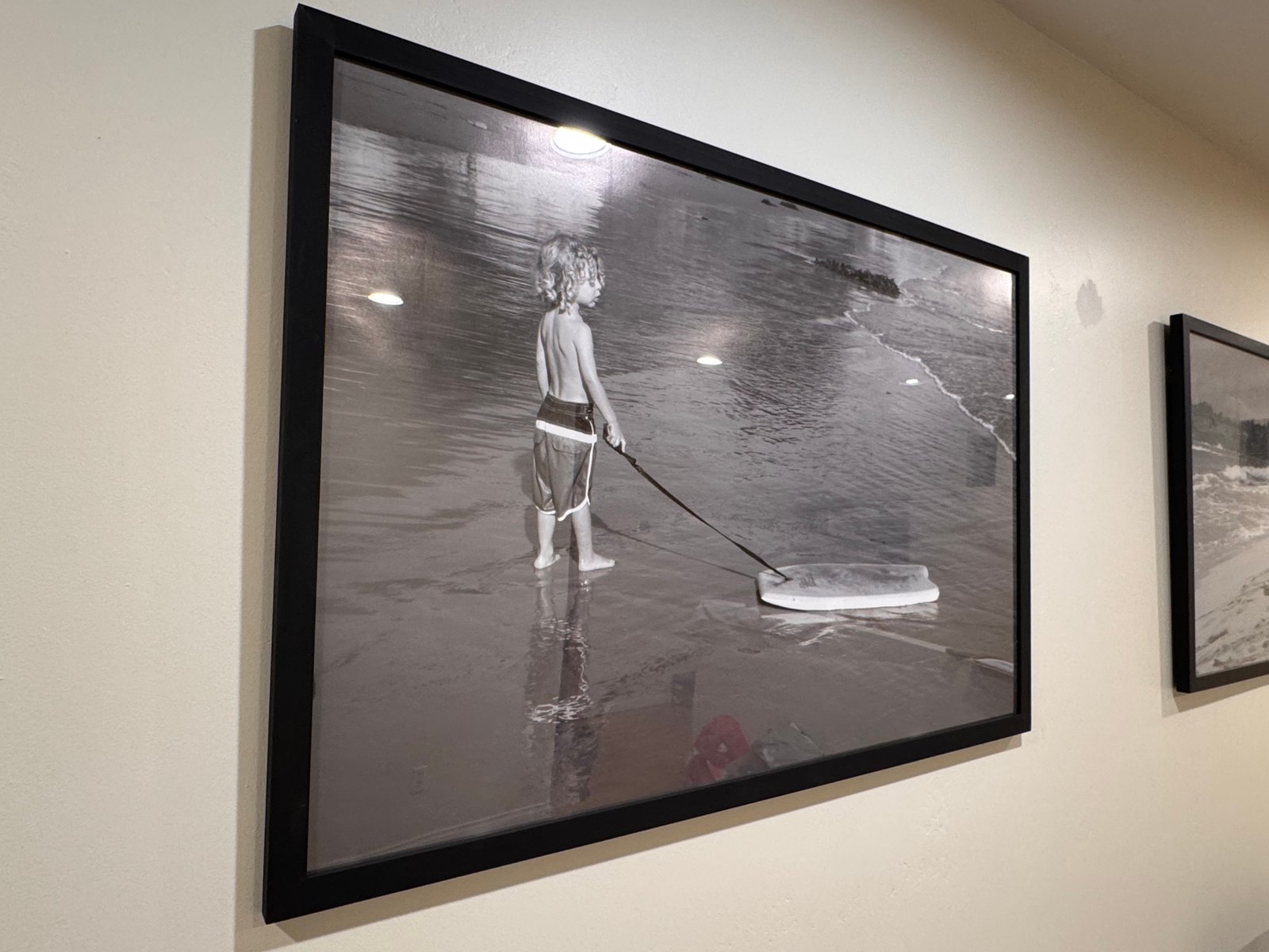 Framed photo print — black photo/art paper frame